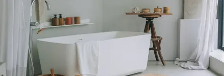 Modern bathroom renovation with a freestanding tub by Leo Constra