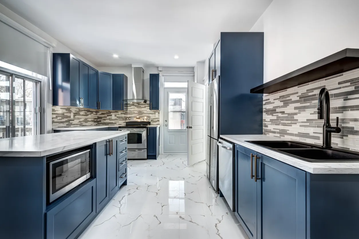 Quartz countertop edge profile detail on kitchen island in Ontario